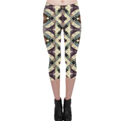 Geometric Abstract Grunge Capri Leggings 