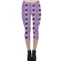 Cute Floral Pattern Capri Leggings  View1