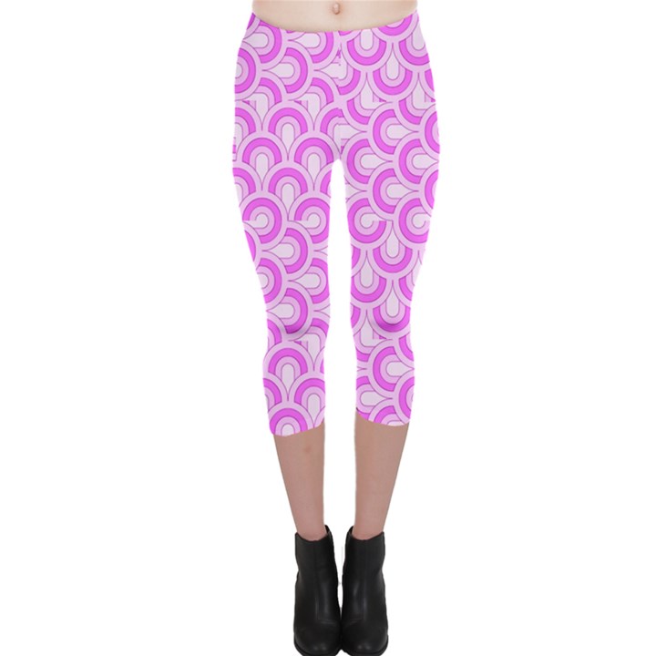 Retro Mirror Pattern Pink Capri Leggings