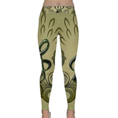 Decorative Clef With Damask In Soft Green Yoga Leggings