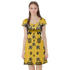  Disco Dancing In The  Tribal Nature  Short Sleeve Skater Dress