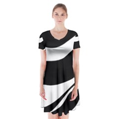 White Or Black Short Sleeve V-neck Flare Dress