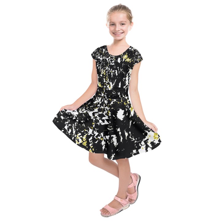 Little bit of yellow Kids  Short Sleeve Dress