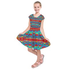 Peace Flowers And Rainbows In The Sky Kids  Short Sleeve Dress