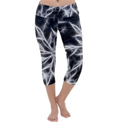 Snowflake In Feather Look, Black And White Capri Yoga Leggings