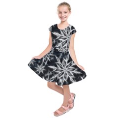 Snowflake In Feather Look, Black And White Kids  Short Sleeve Dress