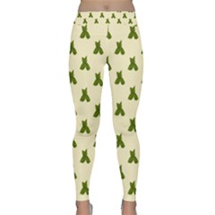 Leaf Pattern Green Wallpaper Tea Classic Yoga Leggings by Nexatart