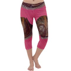 Snail Pink Background Capri Yoga Leggings