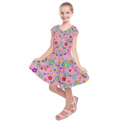 Cute Butterflies And Flowers Pattern - Pink Kids  Short Sleeve Dress