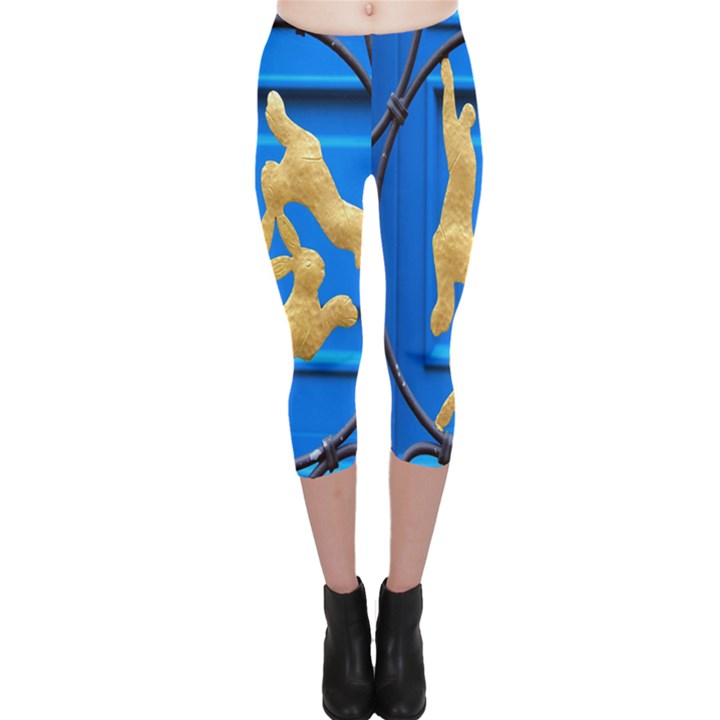 Animal Hare Window Gold Capri Leggings 