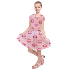 Watercolor Kisses Patterns Kids  Short Sleeve Dress