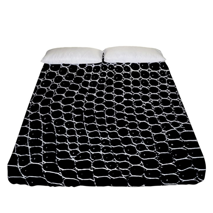 Black White Crocodile Background Fitted Sheet (Queen Size)