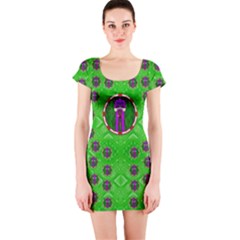 Smoking Hot Cartoon Lady Short Sleeve Bodycon Dress