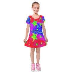 Red Background With A Stars Kids  Short Sleeve Velvet Dress by Amaryn4rt