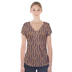 Chains Abstract Seamless Short Sleeve Front Detail Top by Simbadda