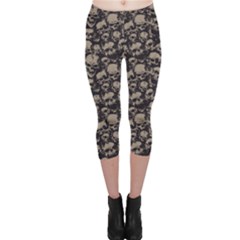 Black Grunge Pattern With Skulls Illustration Capri Leggings