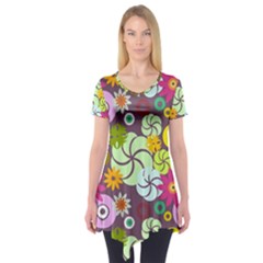 Floral Seamless Pattern Vector Short Sleeve Tunic  by Nexatart