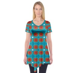 Floral Seamless Pattern Vector Short Sleeve Tunic  by Nexatart