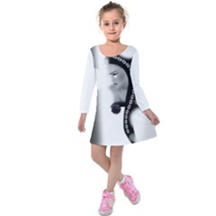 Silence Of Beauty Kids  Long Sleeve Velvet Dress by mugebasakart