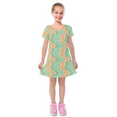 Emerald And Salmon Pattern Kids  Short Sleeve Velvet Dress by linceazul