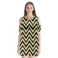 Zigzag Pattern Shoulder Cutout Velvet  One Piece by Valentinaart