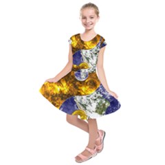 Design Yin Yang Balance Sun Earth Kids  Short Sleeve Dress by Nexatart