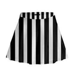 Black White Line Vertical Mini Flare Skirt by Mariart