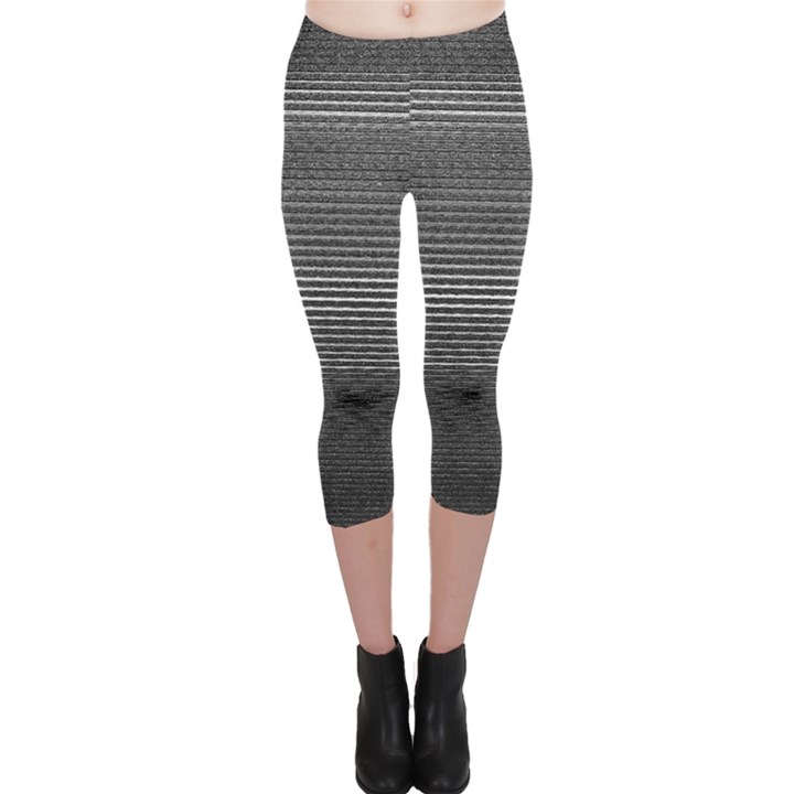 Shadow Faintly Faint Line Included Static Streaks And Blotches Color Gray Capri Leggings 