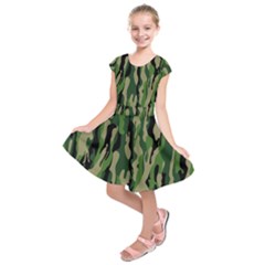 Green Military Vector Pattern Texture Kids  Short Sleeve Dress by BangZart