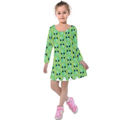 Alien Pattern Kids  Long Sleeve Velvet Dress by BangZart