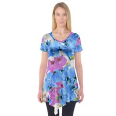 Tulips Floral Pattern Short Sleeve Tunic  by paulaoliveiradesign