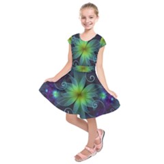 Blue And Green Fractal Flower Of A Stargazer Lily Kids  Short Sleeve Dress by jayaprime