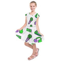 Green Music Pattern Kids  Short Sleeve Dress by TheLimeGreenFlamingo