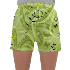 Flowers On A Green Background                           Women s Satin Sleepwear Sleeve Shorts