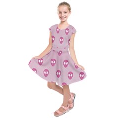 Alien Pattern Pink Kids  Short Sleeve Dress by BangZart