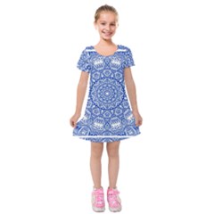 Blue Mandala Art Pattern Kids  Short Sleeve Velvet Dress by paulaoliveiradesign