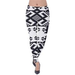 Model Traditional Draperie Line Black White Triangle Velvet Leggings