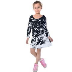 Black And White Splash Texture Kids  Long Sleeve Velvet Dress by dflcprints