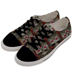 Wings Of Love In Peace And Freedom Men s Low Top Canvas Sneakers