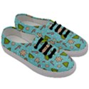 Ginger cookies Christmas pattern Men s Classic Low Top Sneakers View3