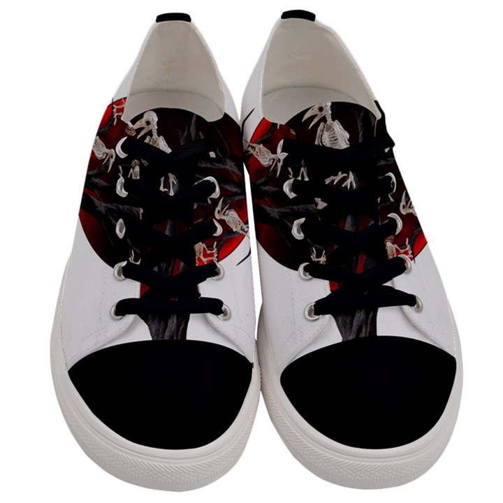 Dead tree  Men s Low Top Canvas Sneakers