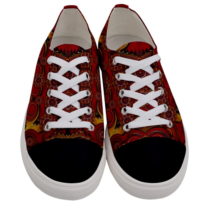 Pumkins  In  Gold And Candles Smiling Women s Low Top Canvas Sneakers