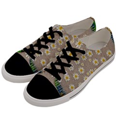 Star Fall Of Fantasy Flowers On Pearl Lace Men s Low Top Canvas Sneakers