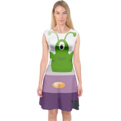 Ufo Capsleeve Midi Dress by Celenk