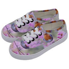 Spring Bird Bird Spring Robin Kids  Classic Low Top Sneakers