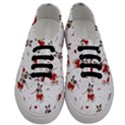 Pug Xmas Pattern Men s Classic Low Top Sneakers View1