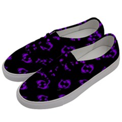 Purple Pisces On Black Background Men s Classic Low Top Sneakers