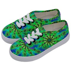 Green Psychedelic Starburst Fractal Kids  Classic Low Top Sneakers