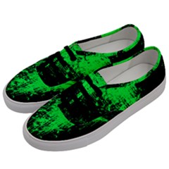 Green Triangle Splash Men s Classic Low Top Sneakers