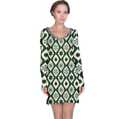 Green Ornate Christmas Pattern Long Sleeve Nightdress by patternstudio